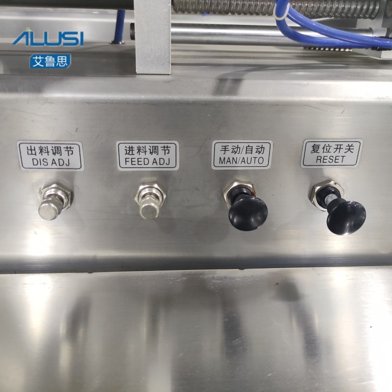 316L Liquid Filling Machine Semi Automatic Horizontal Pneumatic Quantity Beverage Bottle Filling Machine