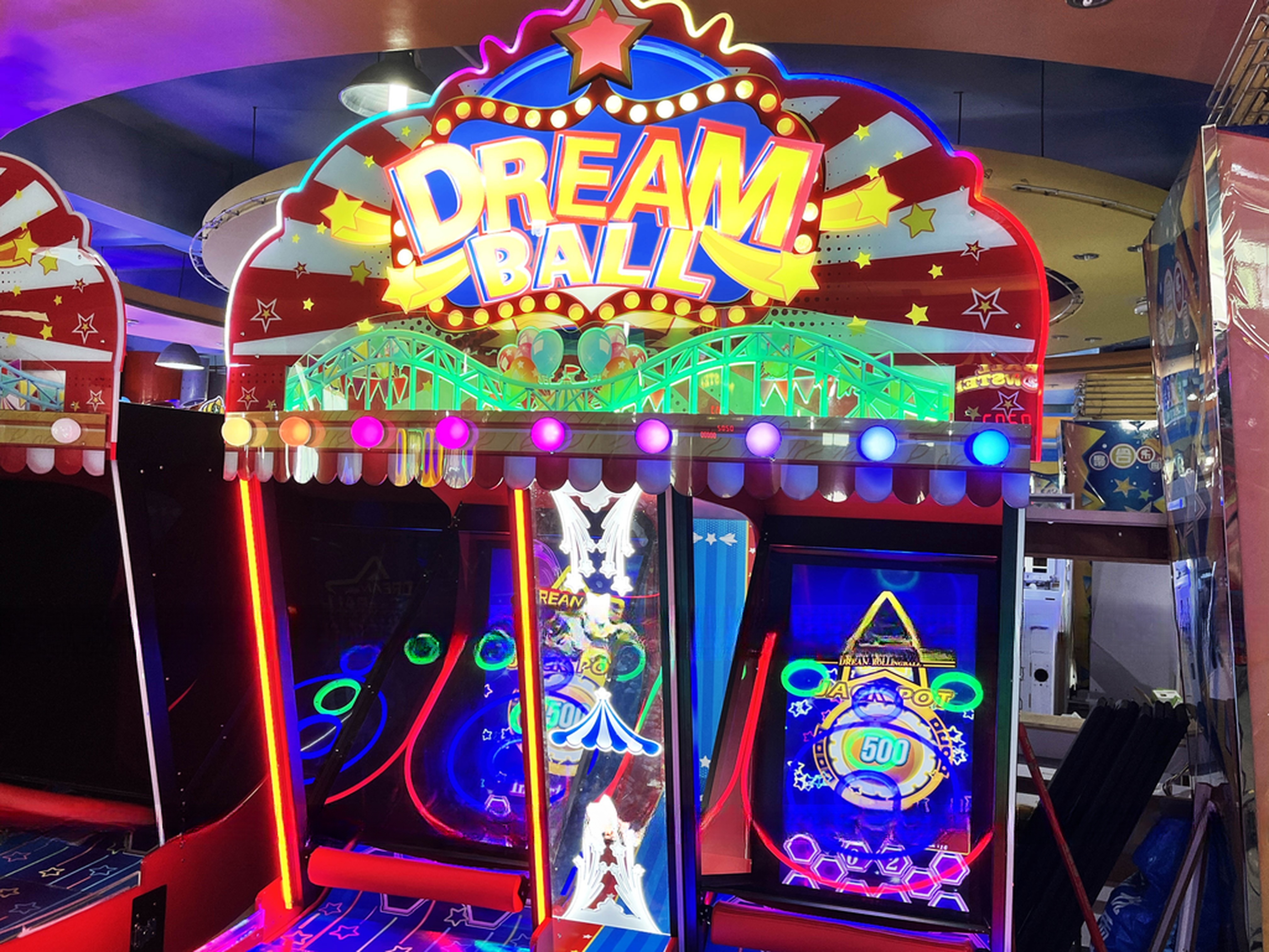 Coin operated crazy dream ball rolling redemption game machine for game center for sale