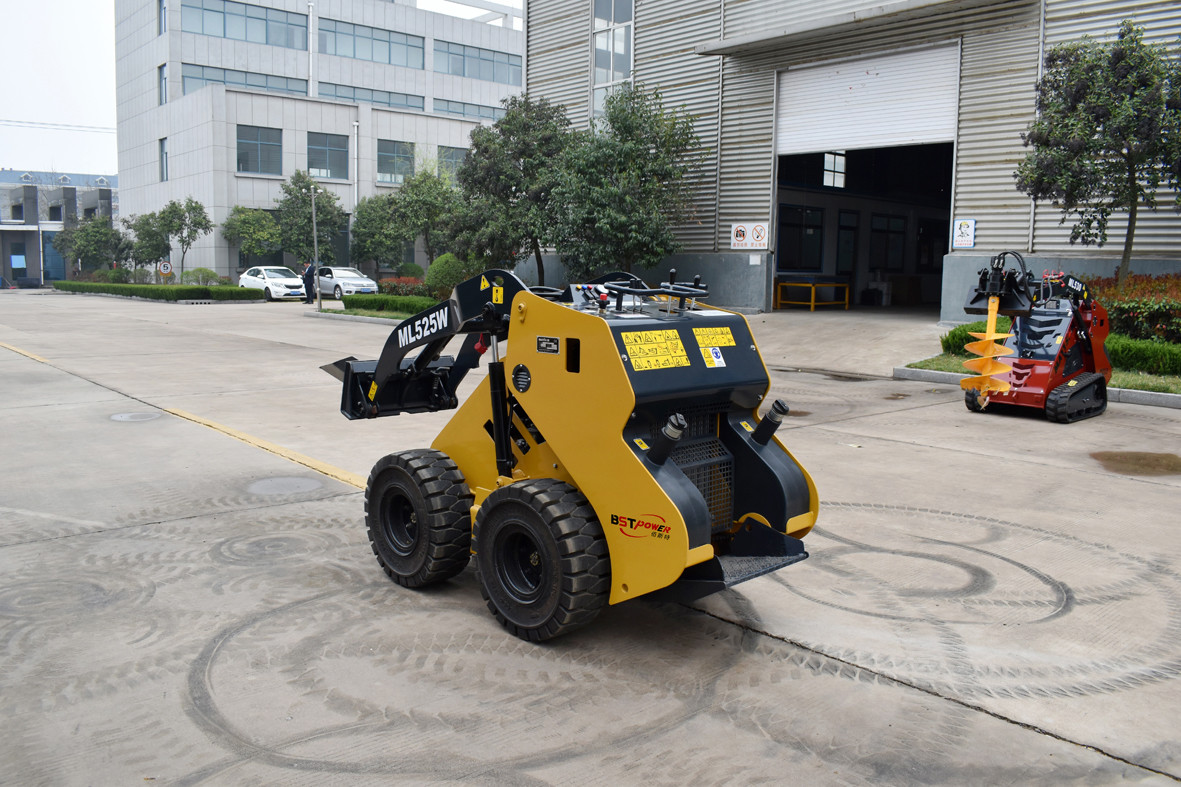 Narrow Compact Avant Mini Skid Steer Loader With 4 in 1 Bucket