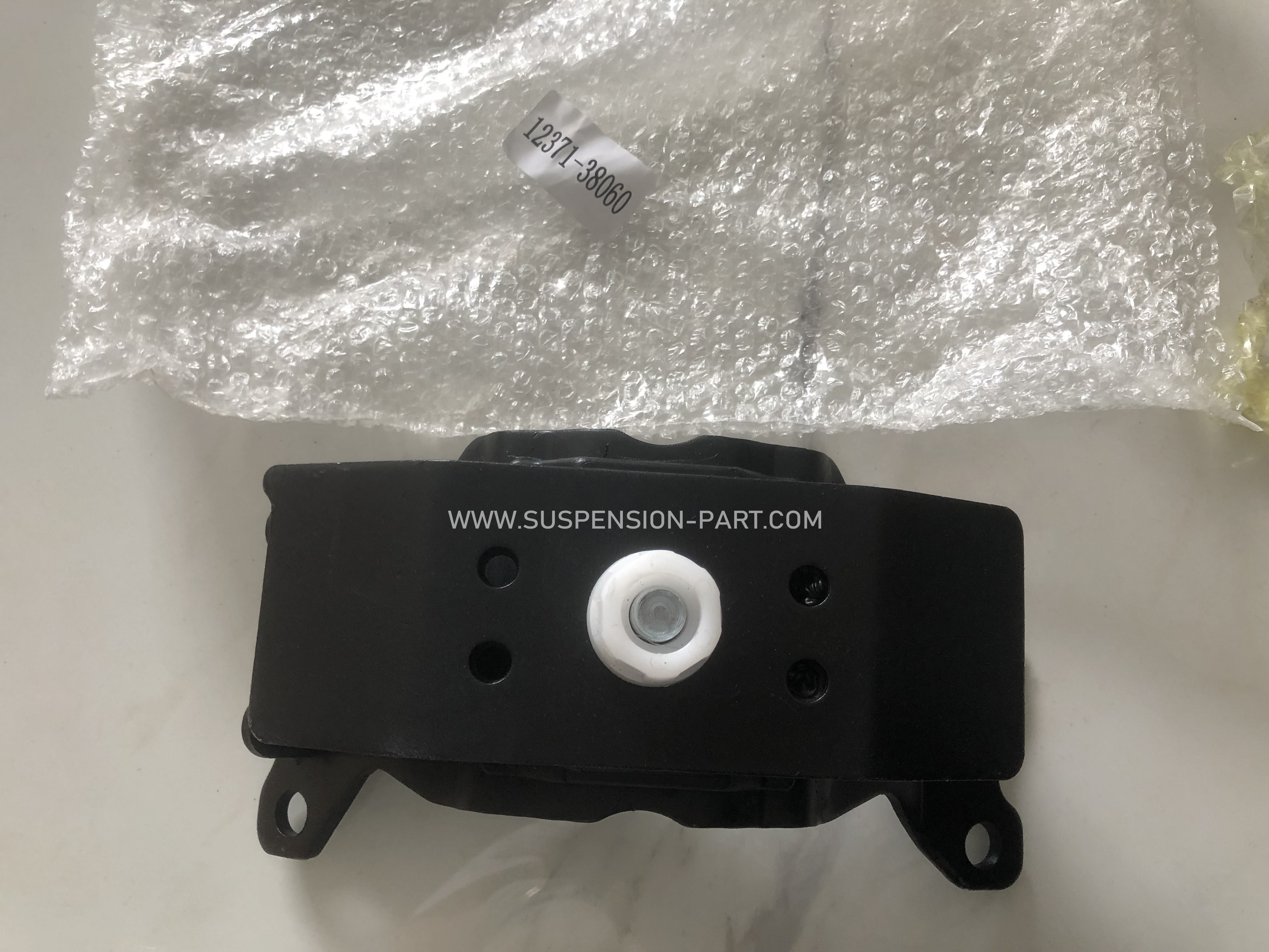 Oem 12371-38060 Car Engine Mounting For Toyota Land Cruiser URJ202 2009-