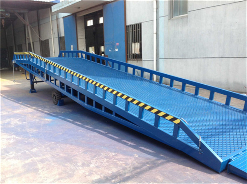 Mobile Hydraulic Adjustable Container Loading Ramps with 0.9m - 1.8m Lifting Height