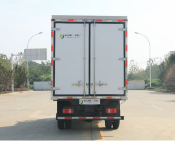 Used Cargo Trucks Loading Capacity 10m³ Refrigerated Truck 4×2 Drive Mode Left Hand Dirve HOWO Brand