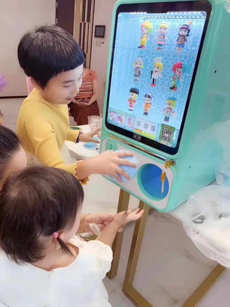 Dreamland Coin Operated Toy Capsule Vending Machine Gacha Gachapon Gashapon Capsule Toy Machine