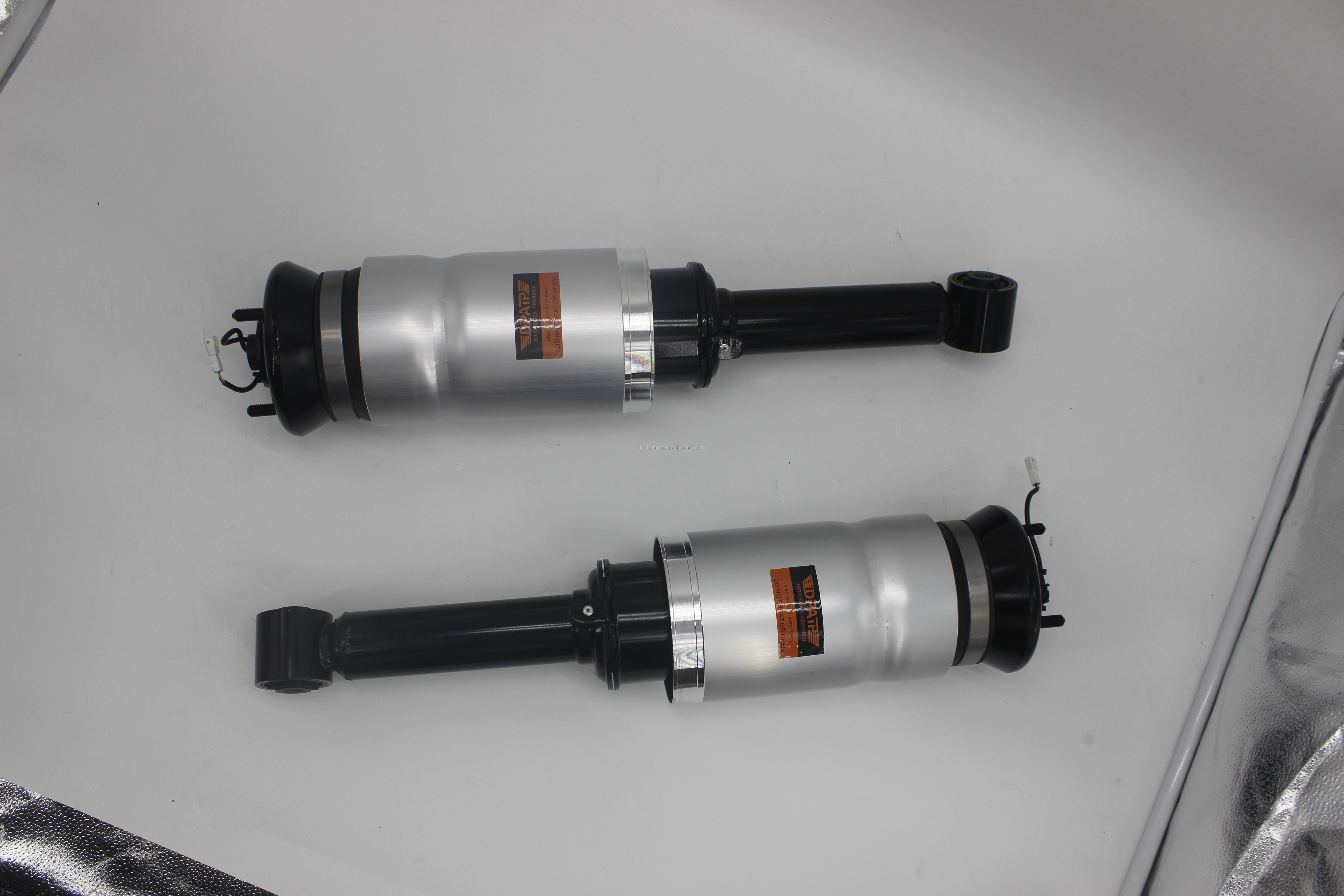 LR038096 LR032650 LR014195 Rear Air Suspension Spring Strut Shock Absorber for DISCOVERY IV L319