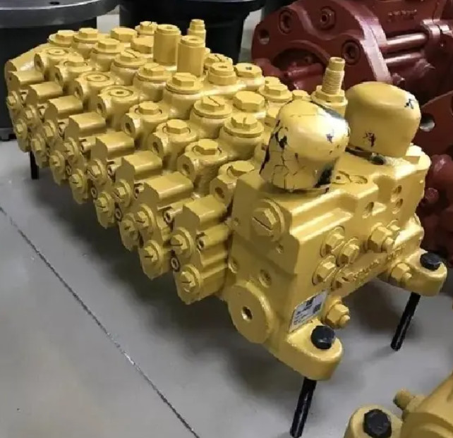 Excavator Parts Original Distribution Control Valve E305.5E Hydraulic Main Valve