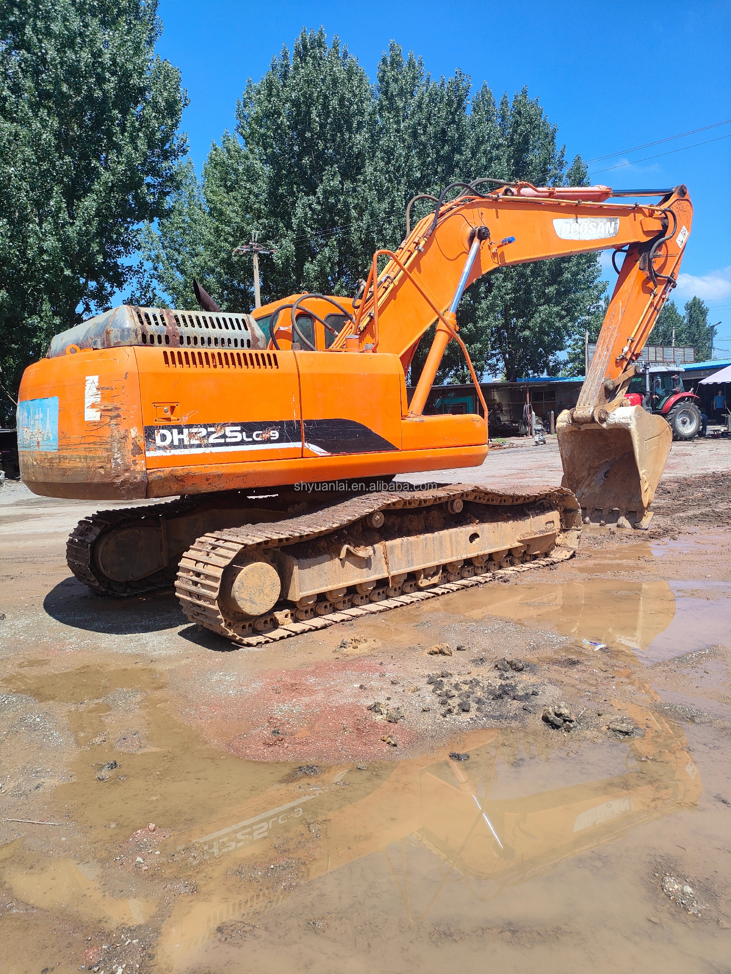 Doosan Excavator DH225LC-9 Used for High Slope Efficiency and Excellent Cab Sealing