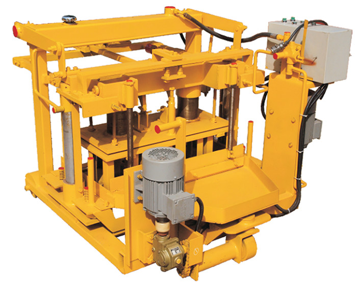 Egg Layer Cement Brick Making Machine With 2000 - 23000 Bricks Per Shift Capacity