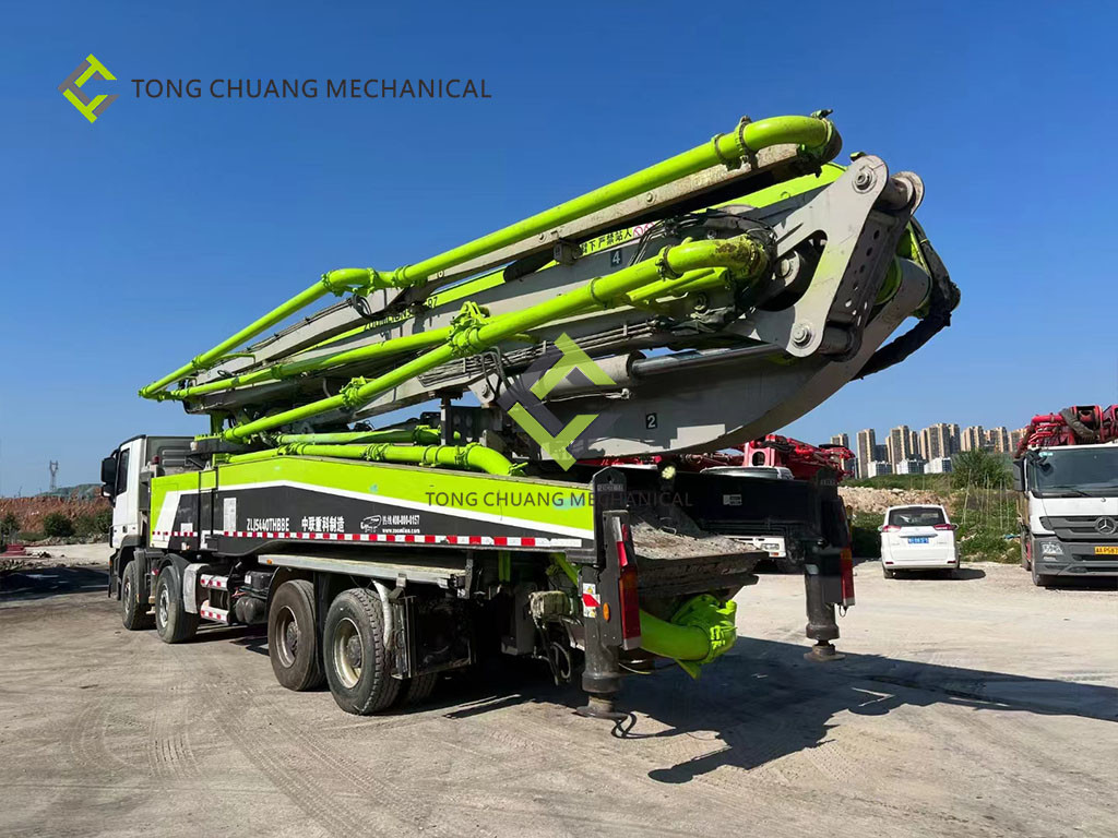Zoomlion Remanufactured Used Concrete Boom Truck 56 Meters Installed Concrete Pump