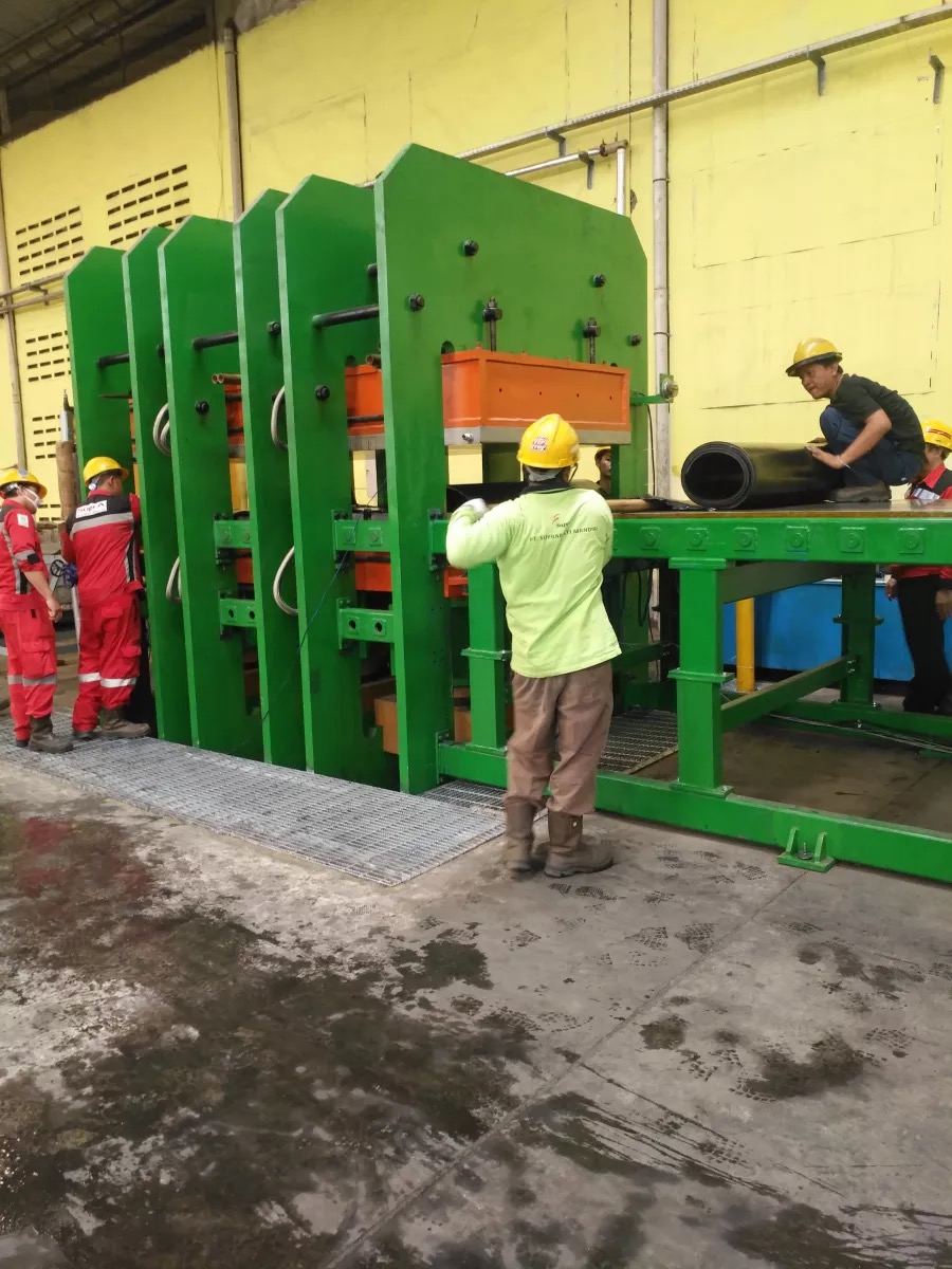 Laboratory 100T Rubber Vulcanizing Press Column Vulcanising Press
