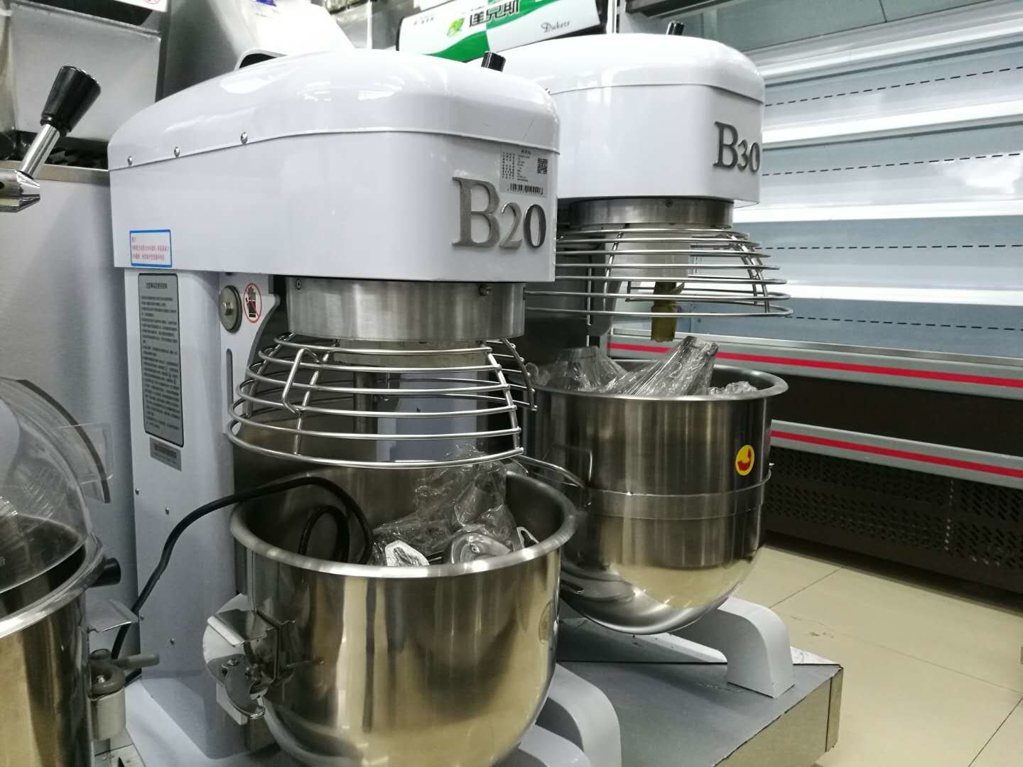 China Food Processing Equipments Eggbeater And Dough Mixer Frequency Conversion Speed 20L Max.Kneading 6KG factory Foo