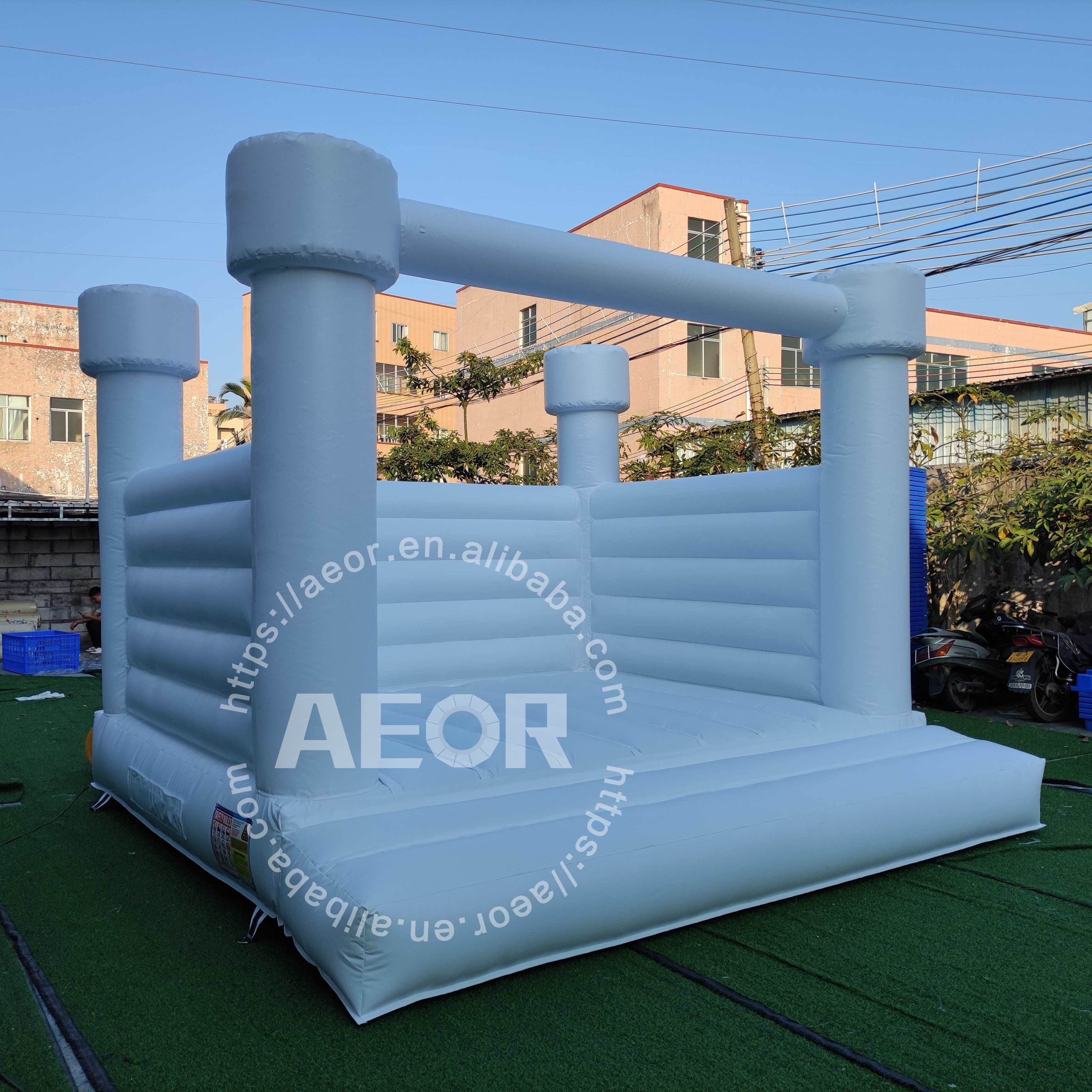 White Bounce House Outdoor Inflatable Jump House Commercial Bouncy House