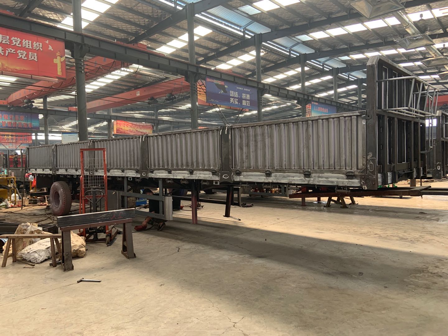 40 Ton 45 60 Cubic U Type Tandem Tipper Trailer with Tandem Hydraulic Lift and Design