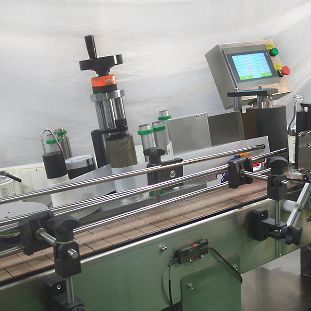 State-of-the-art Round Bottle Labeling Machine with 10-100 Bottles/min Labeling Speed