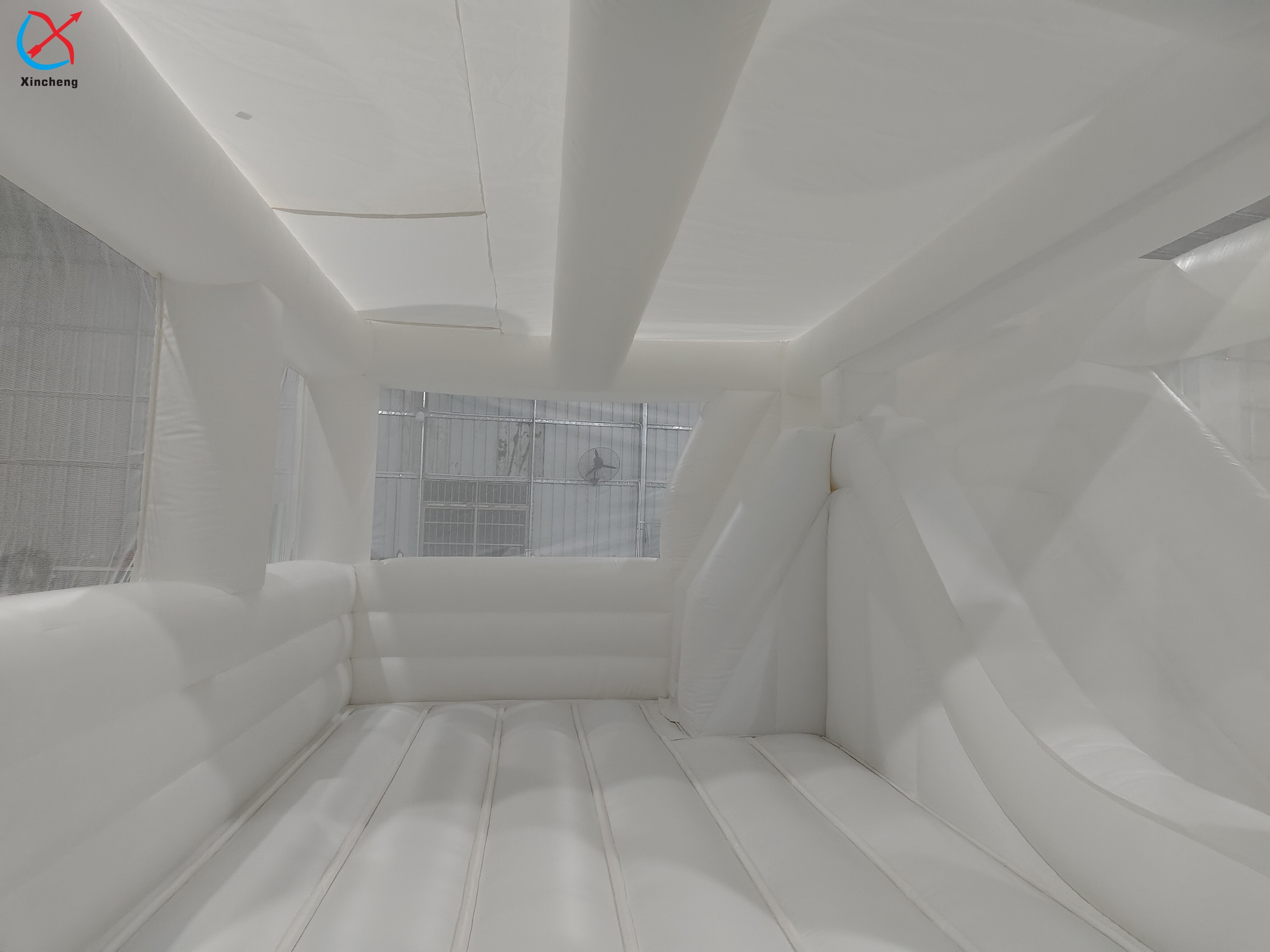 Customized Inflatable White Wedding Bouncy Castle With Slide For Event Party