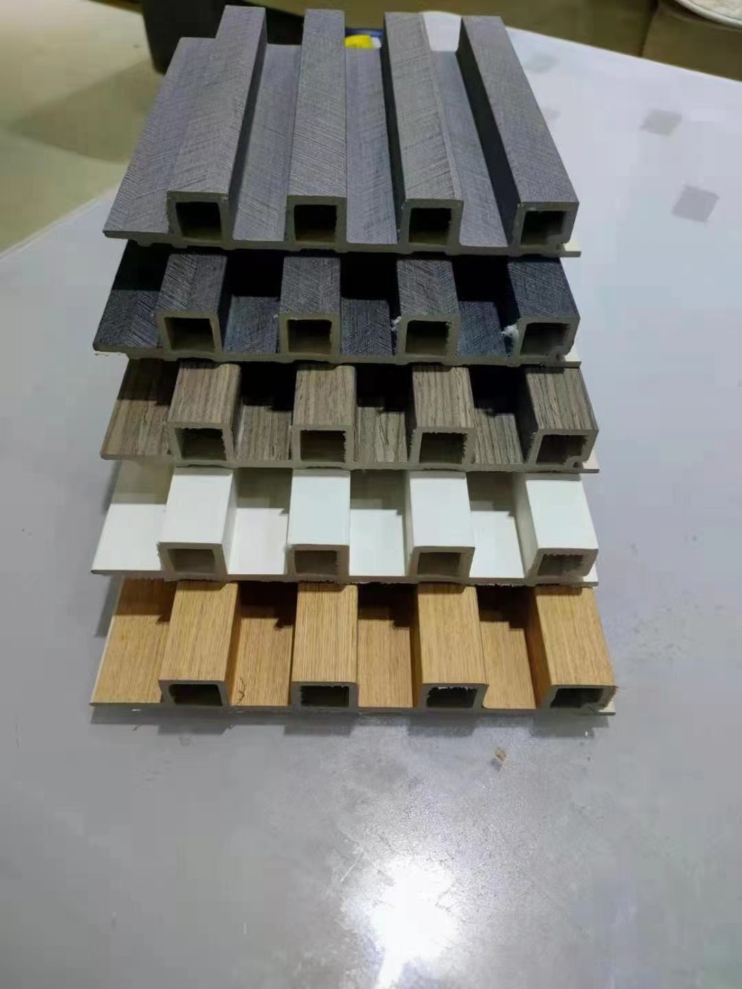 Laminated Wpc Indoor Wall Panel Water Resistant 15cmx26mmx3m