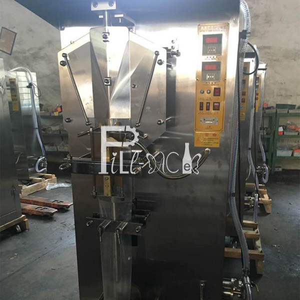 CE UV Light System 2200 BPH Sachet Water Filling Machine