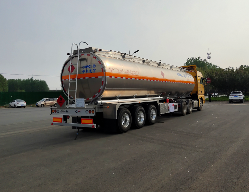 High Capacity 48000 Liter Aluminum Alloy Gasoline Tanker Trailer With HOWO Chassis