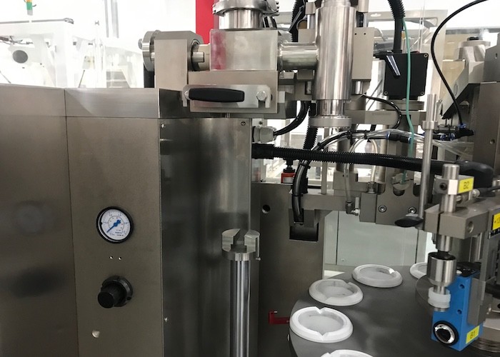 PLC Cosmetic Bottle Filling Machine , Ointment Filling Machine Length 50-253mm