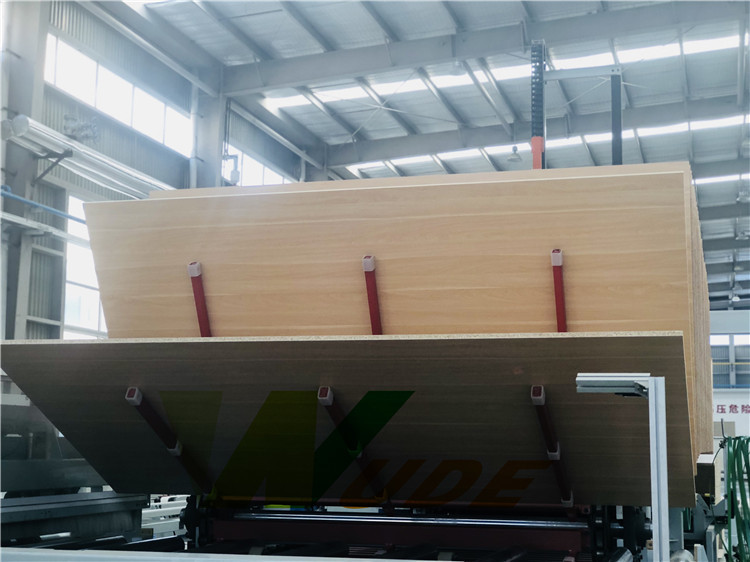 High Capacity Short Cycle Lamination Line Particle Board Hot Press Machine