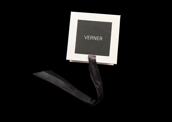 Solid Magnetic Gift Box For Apparel Clothes Hard Paperboard Glossy Lamination