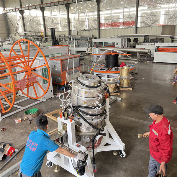 Advanced Plastic Extruder Machine Hdpe Pipe Extrusion Machine / Line Water Tank Making Machine
