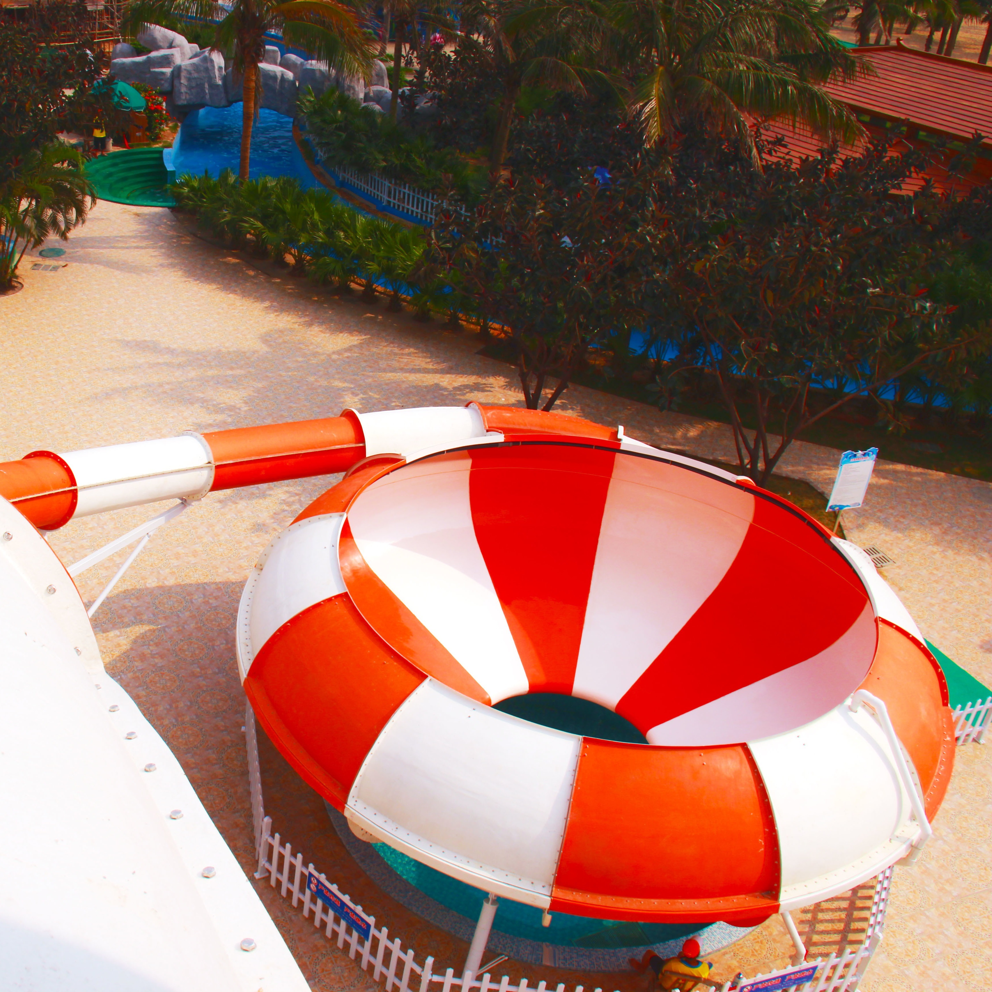 Commercial Fiberglass Cloth Outdoor Water Slides Plastic Slide 20*17m Floor Space