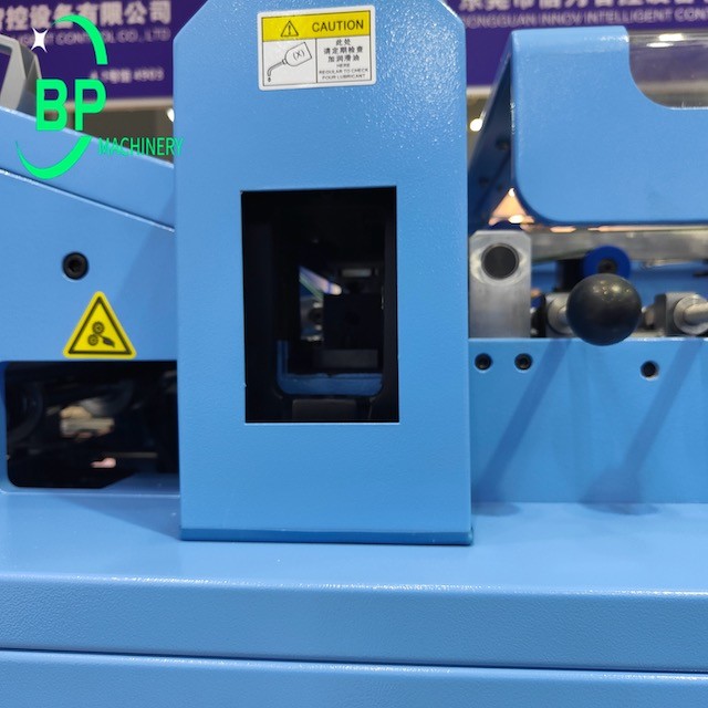 Automatic paper cover cardboard punching machine for twin ring notebook