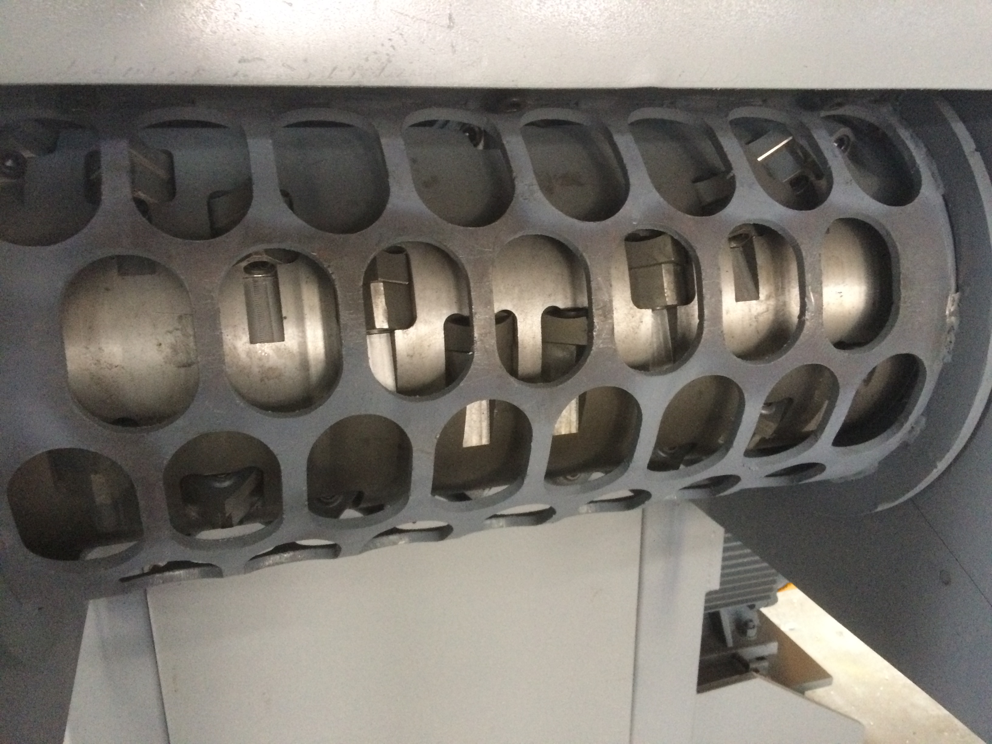 Single Shaft Waste Plastic Lumps Shredder Machine 200kg/H Granulator