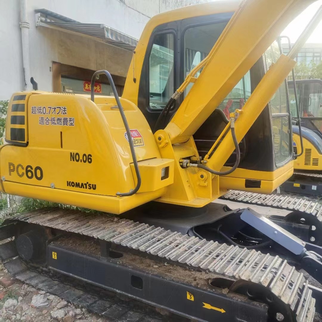 Durable Komatsu Excavator With Latest Technology - Check It Out!