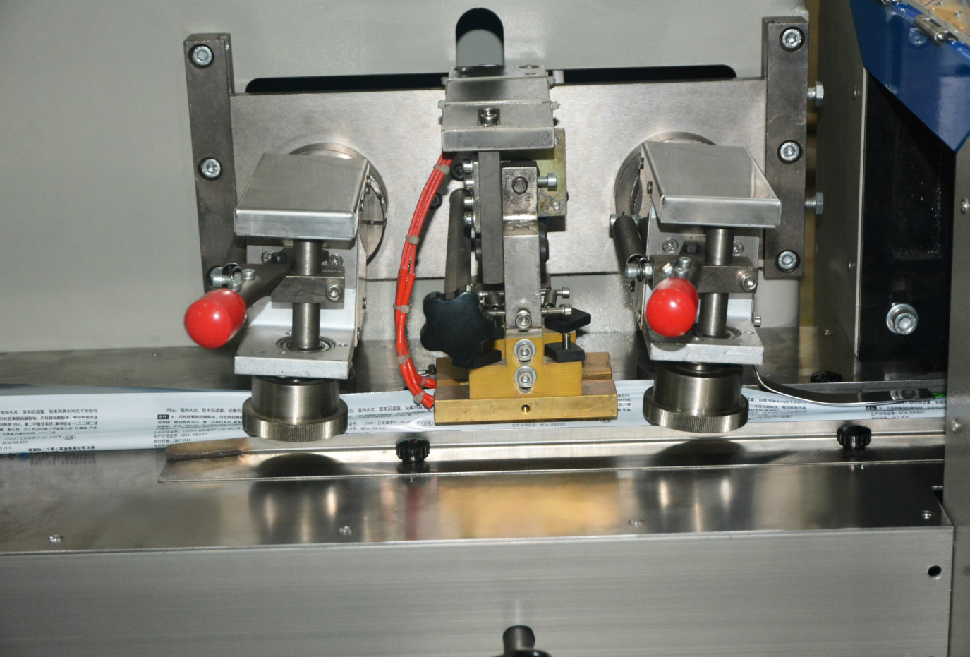 Servo Motor Pillow Sealing Machine Soap Computer Mouse Flow Packing Machine
