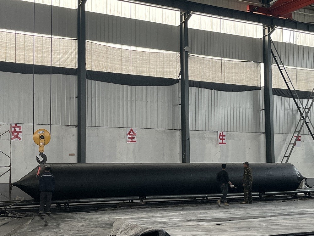 Cylindrical High Pressure Rubber Inflatable Marine Airbags for Dock Launching