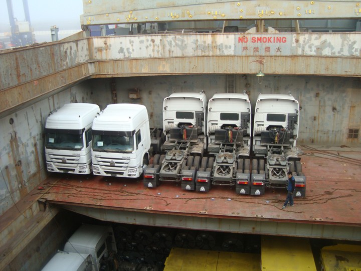 8M3 SINOTRUK 6x4 371HP Concrete Mixing Equipment / Cement Mixer Truck