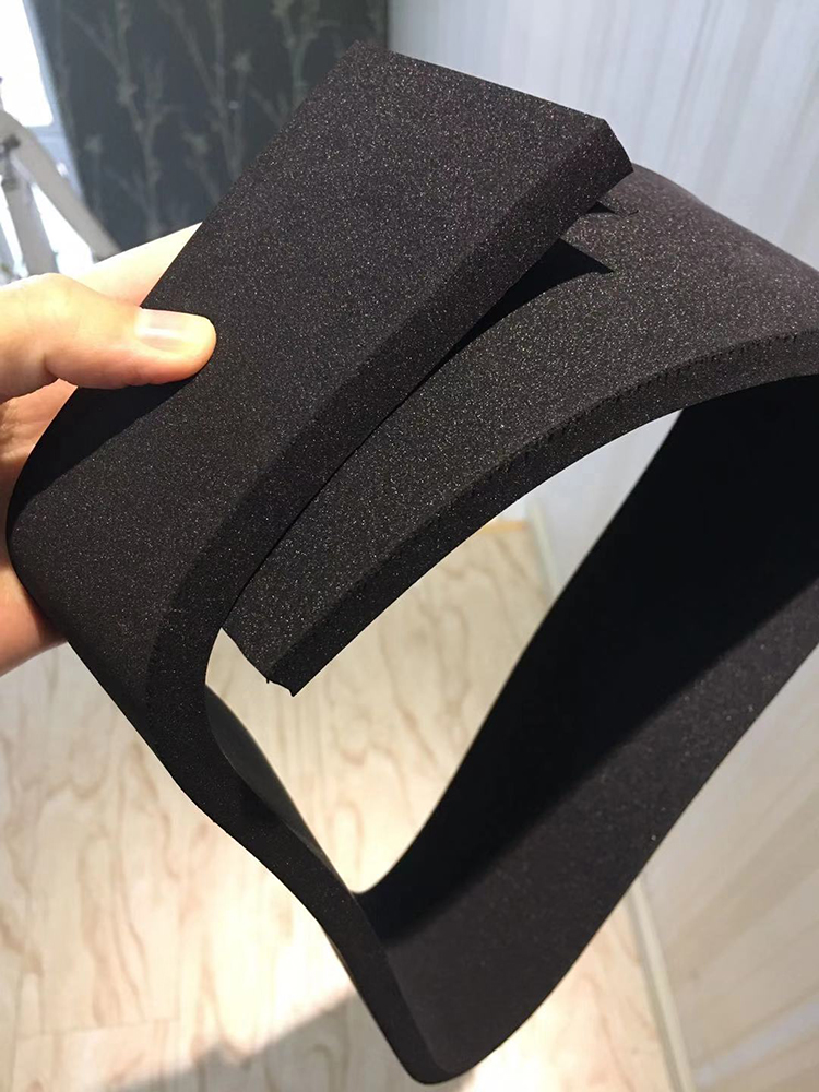 100 C 70h Compression rate Anti Fire Neoprene Sponge Rubber Cord for High Compression