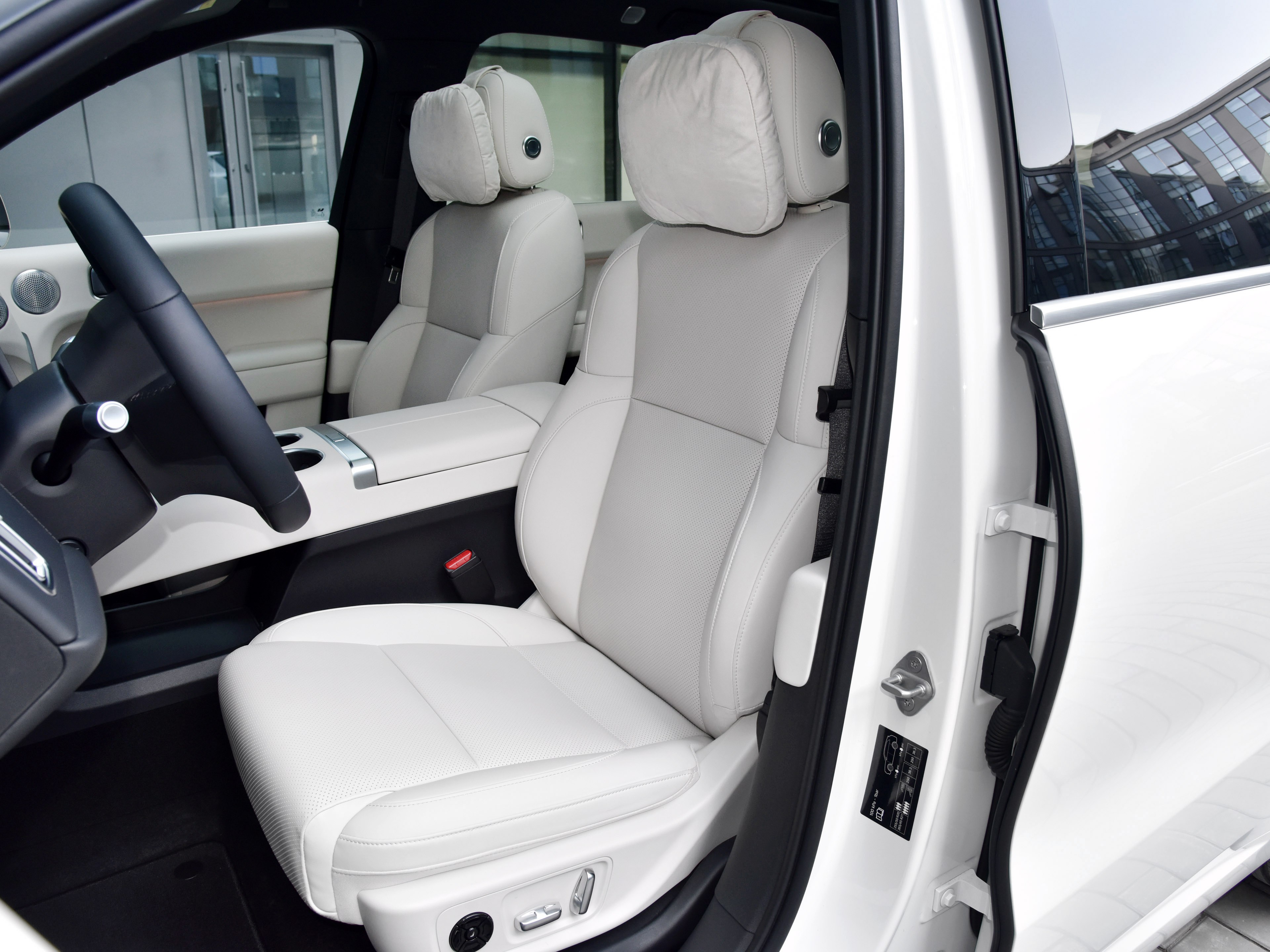 Leading Ideal Auto Li L6 Car 2024 Energy Car with Fast Charge in 0.33 Hours Long Range of 182km Maximum Speed of 180km/h