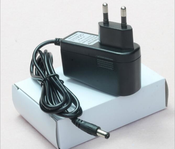 4.2V 12.6V 16.8V Li Ion 18650 Battery Charger / Lead Acid Battery Charger With Green Turn Light