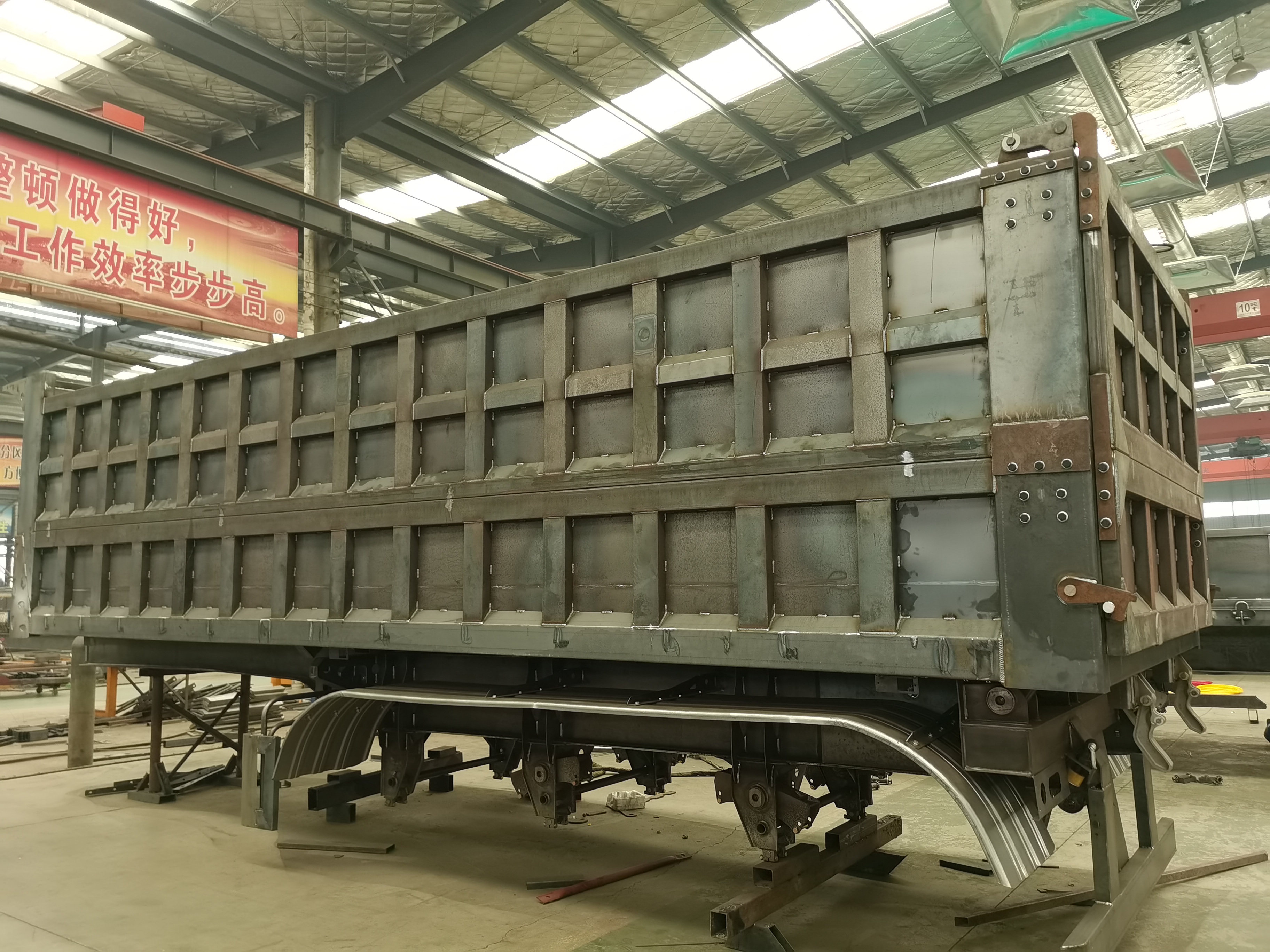 40 Tons 40 Cubic Meter Container Tipper Truck Semi Trailer Featuring 10 Leaf Spring