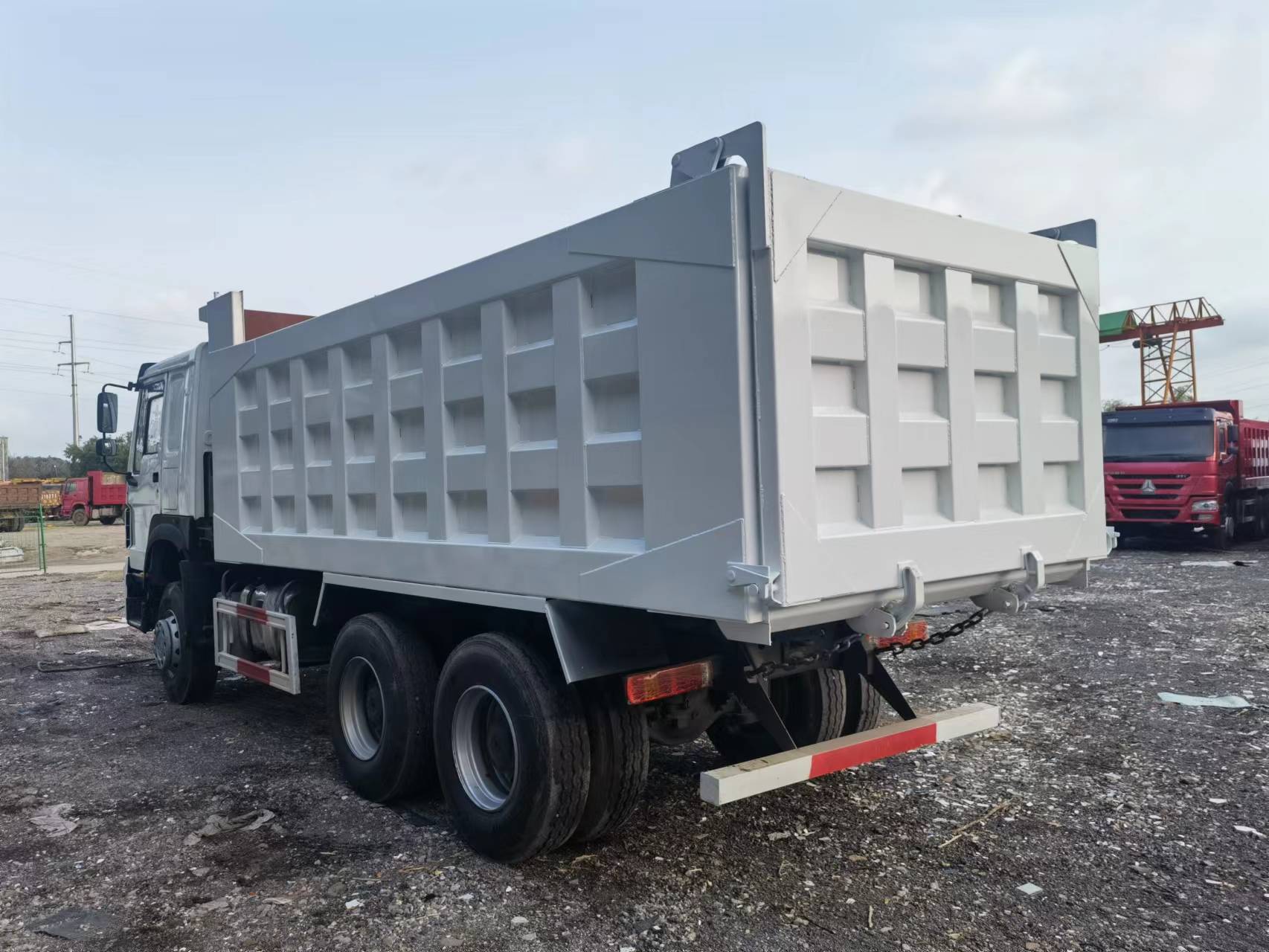 Used Howo Euro 2 371HP 375hp 40 Ton Tipper Truck 10 Wheel 6x4 Second Hand Dump Truck