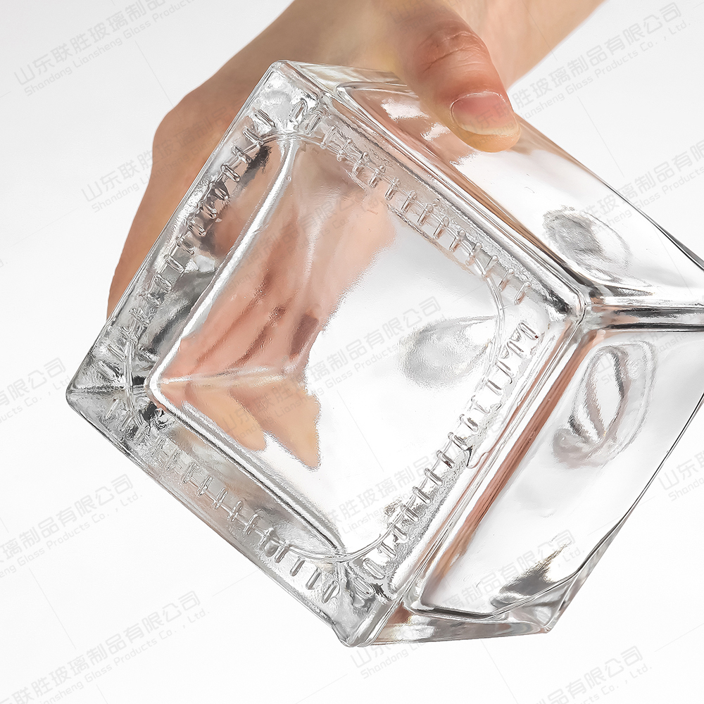 Wine Acceptable Customer's Logo 500ml Glass Square Vodka Whiskey Bottle with Cork Lids