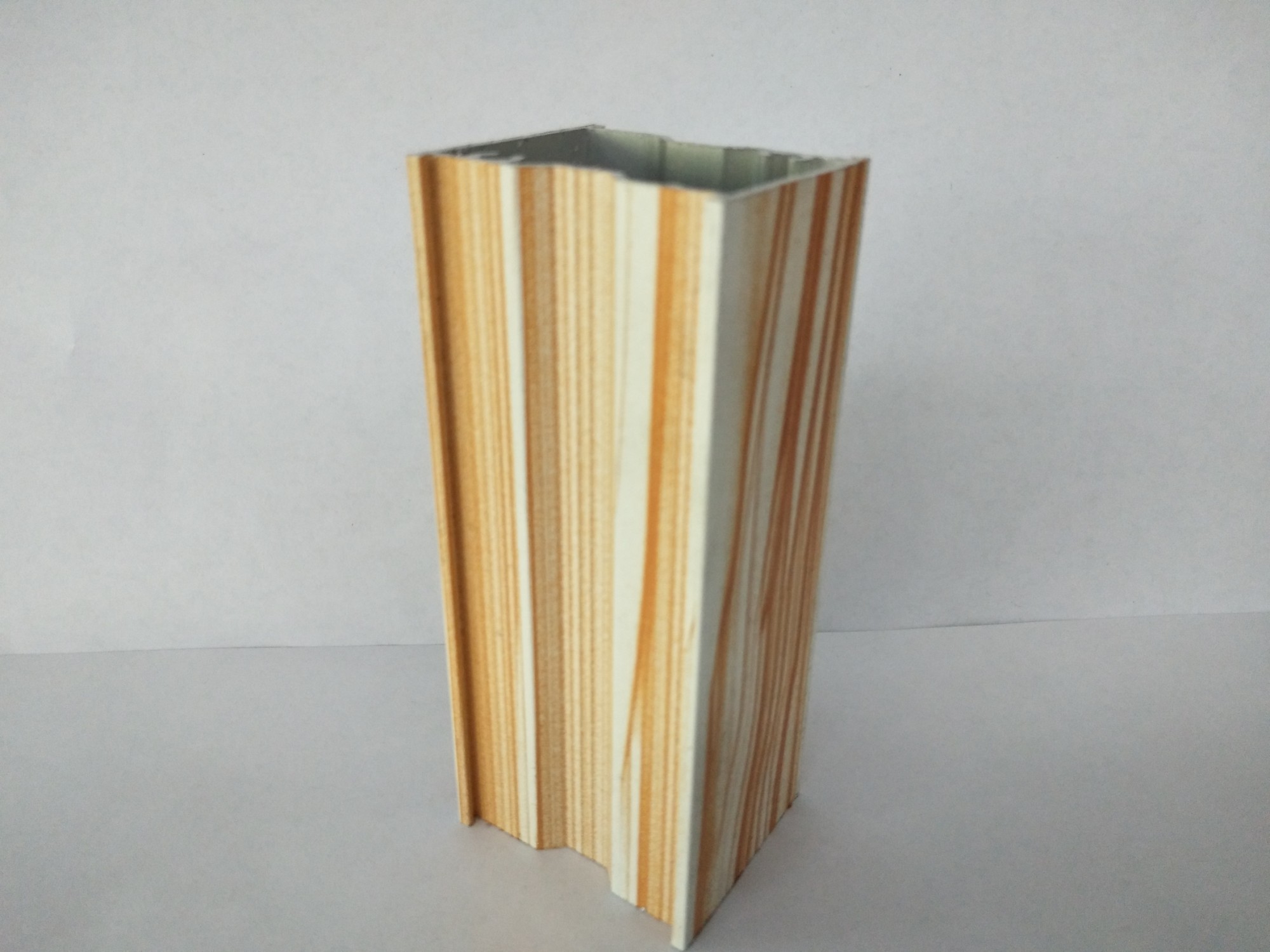 Decorative Wood Finish Aluminium Profiles Smooth Surface Fire - resistant