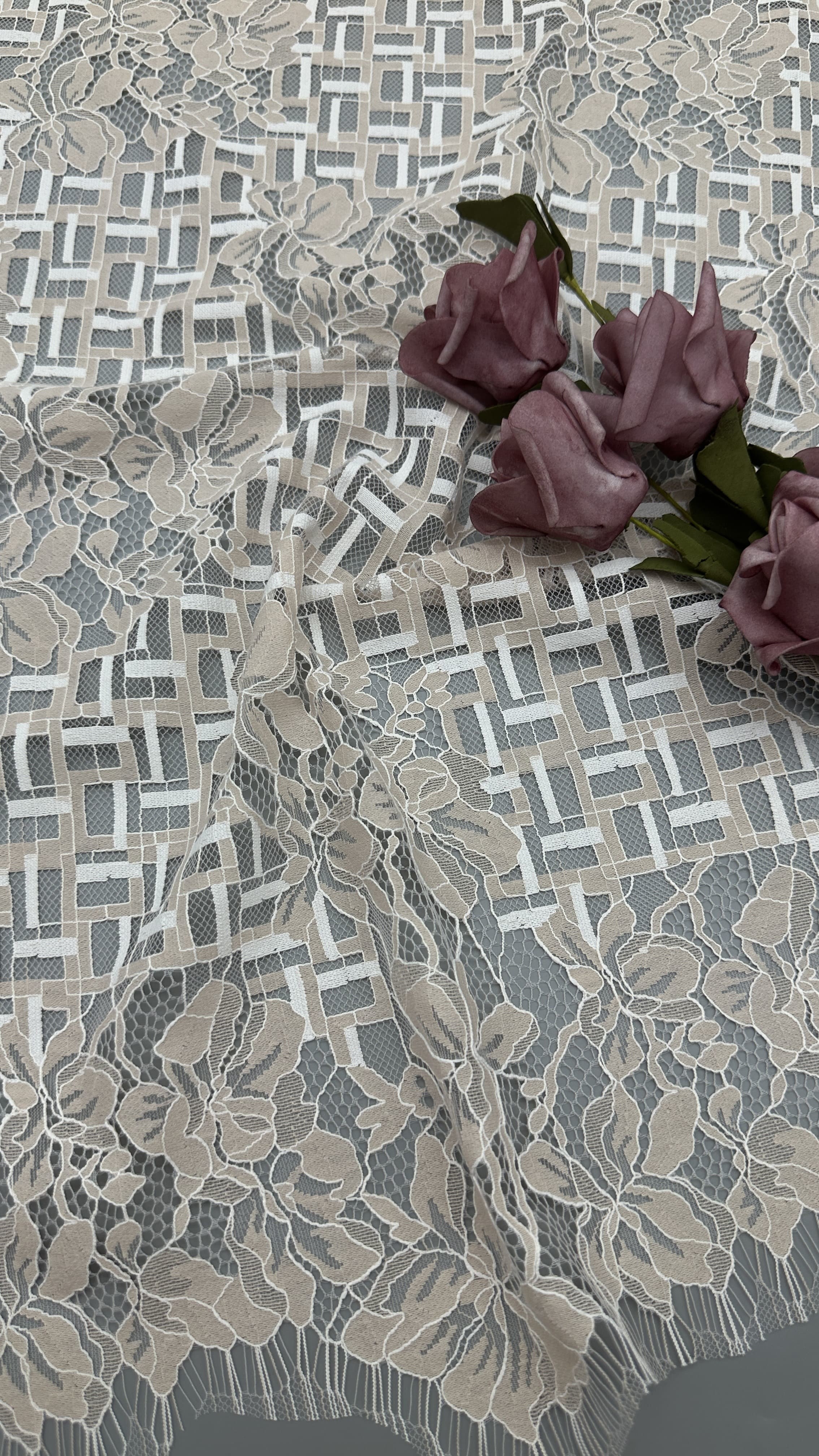 Breathe Lace Fabric Elegent Wedding Embroidery Fabric for Dress