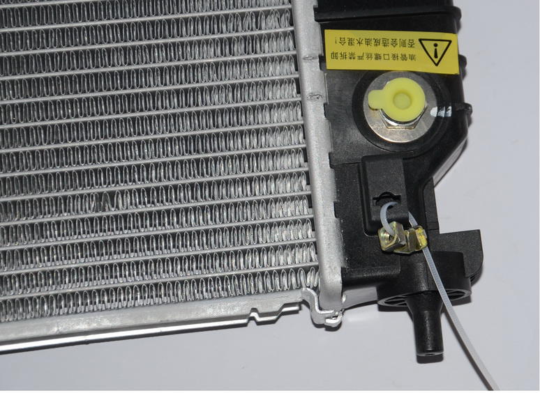 20777042 Captiva 2011 96800739 Auto Parts Cooling System Aluminum Radiator for Chevrolet