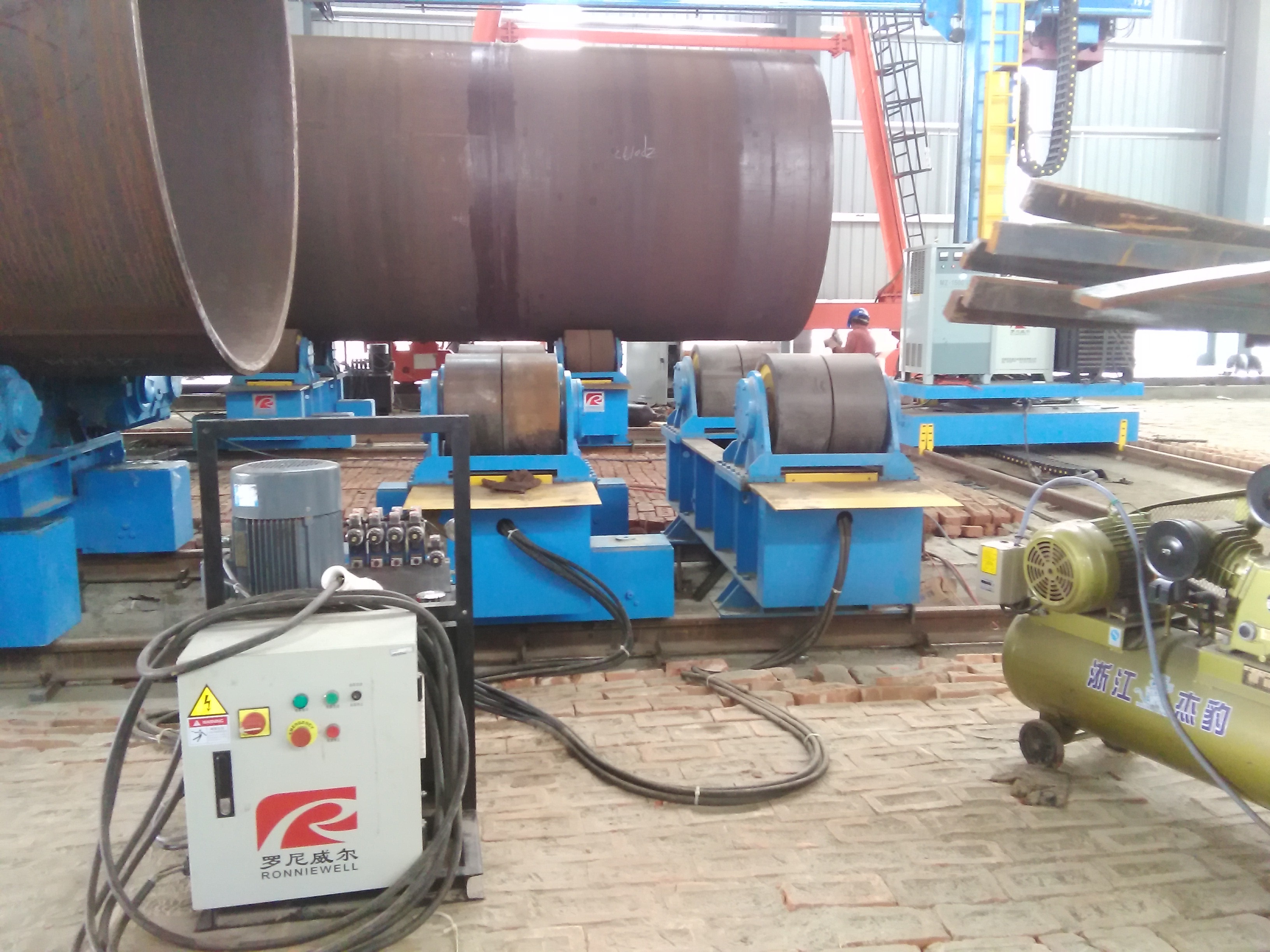 Movable Welding Turning Rolls For Tank , Fit Up Growing Line, Presssure Vessel Welding Rotator