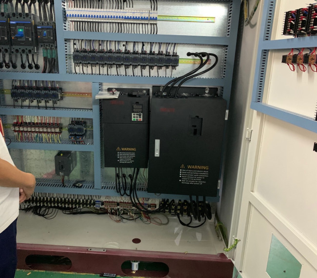 132KW VFD Variable Frequency Drive AC400V Built In PLC For Water Pump