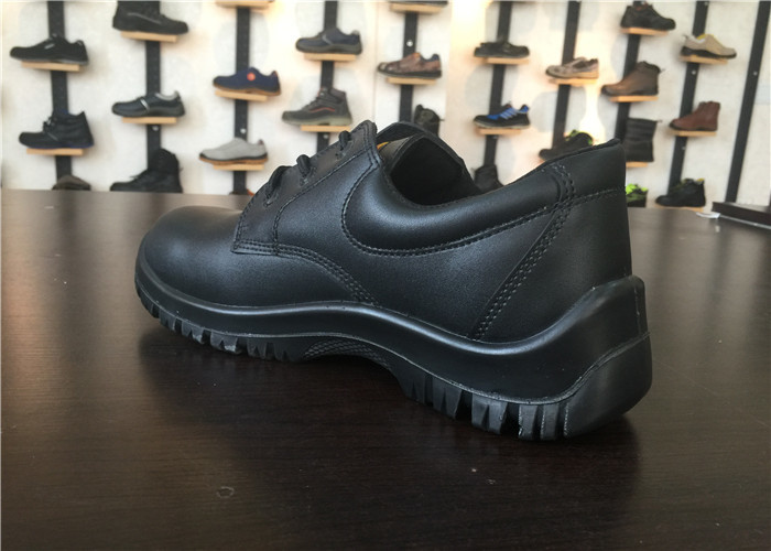 Safe Toe Cap Waterproof Safety Boots Oil Endurance For Sewer Worker