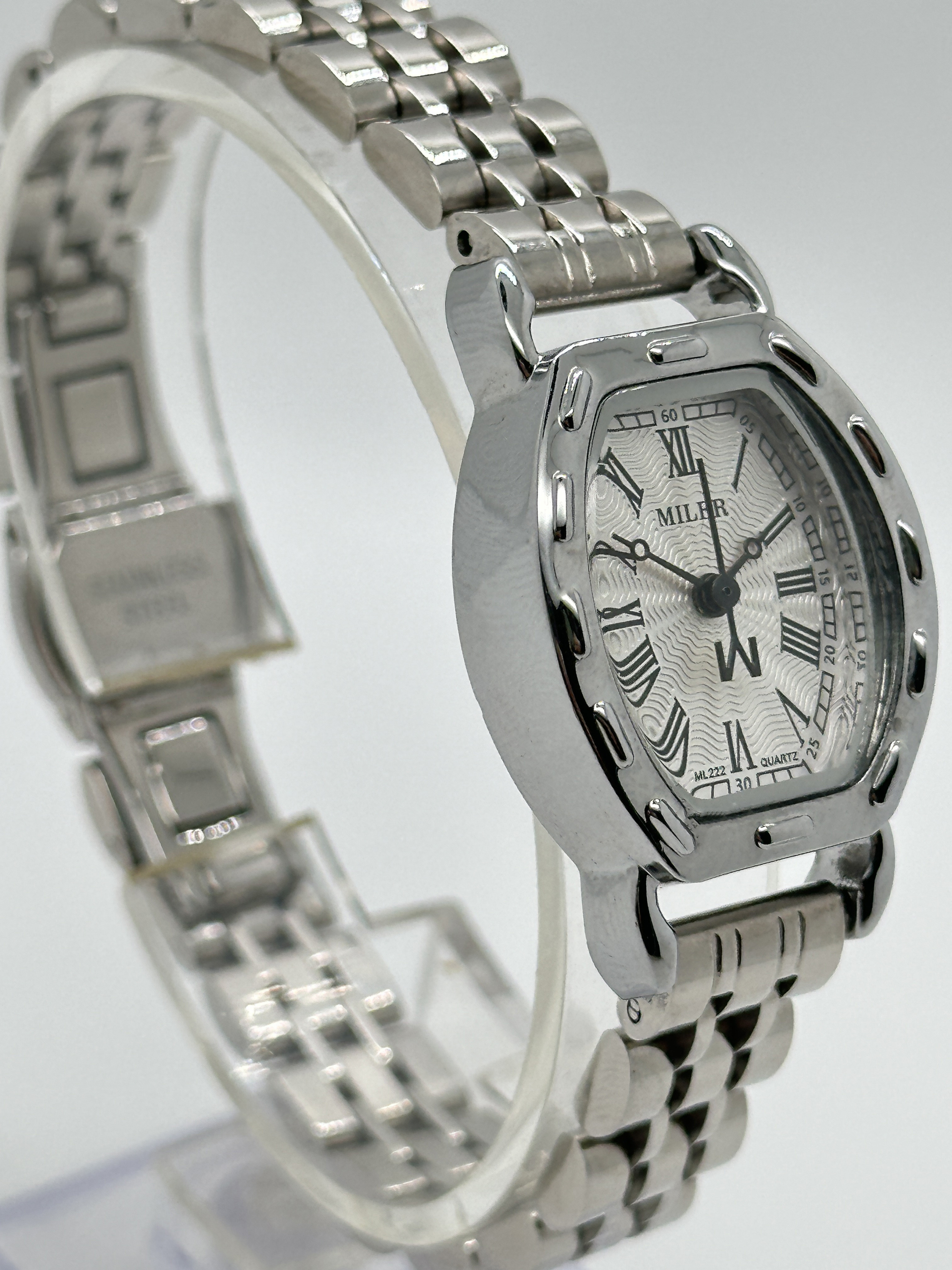 Minimalist Stylish Stainless Steel Strap Watch Quartz Silver Waterproof Watch
