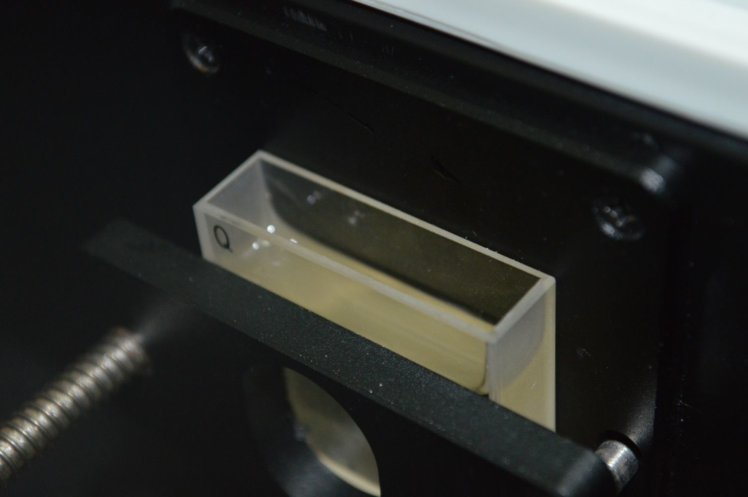 Dual Optical Sensor Array 400-700nm benchtop transmittance spectrophotometer