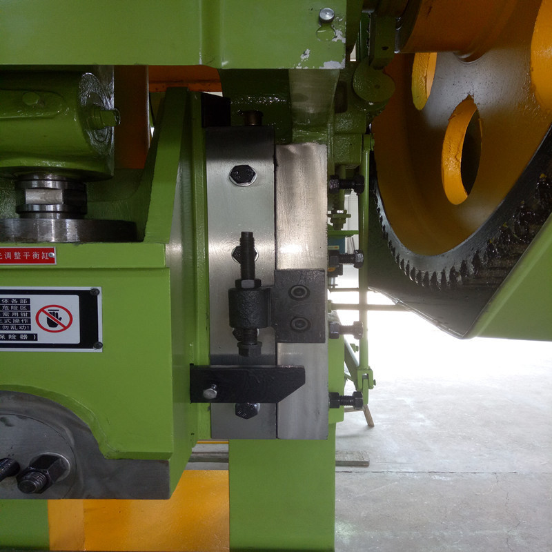 Heavy Duty J23-40T Mechanical Punching Machine Open Tilting Type