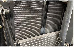 Radiator  The super large cooling water tank adopts an integrated plate-fin structure, which is corrosion-resistant, has a large cooling area, is shock-resistant. anti-collision, and has a long service life.