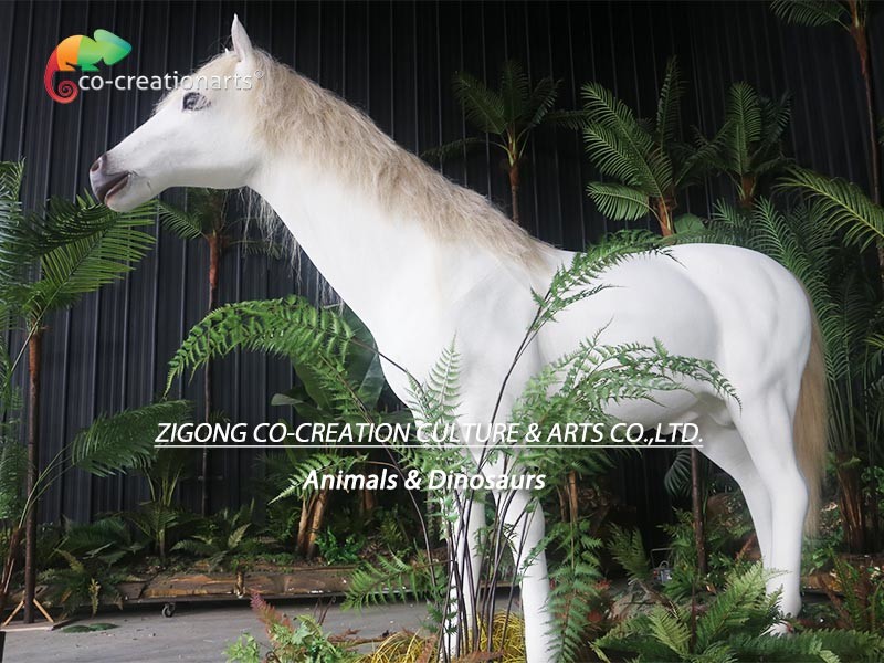 Simulated White Animatronic Horse For Amusement Park Exhibition