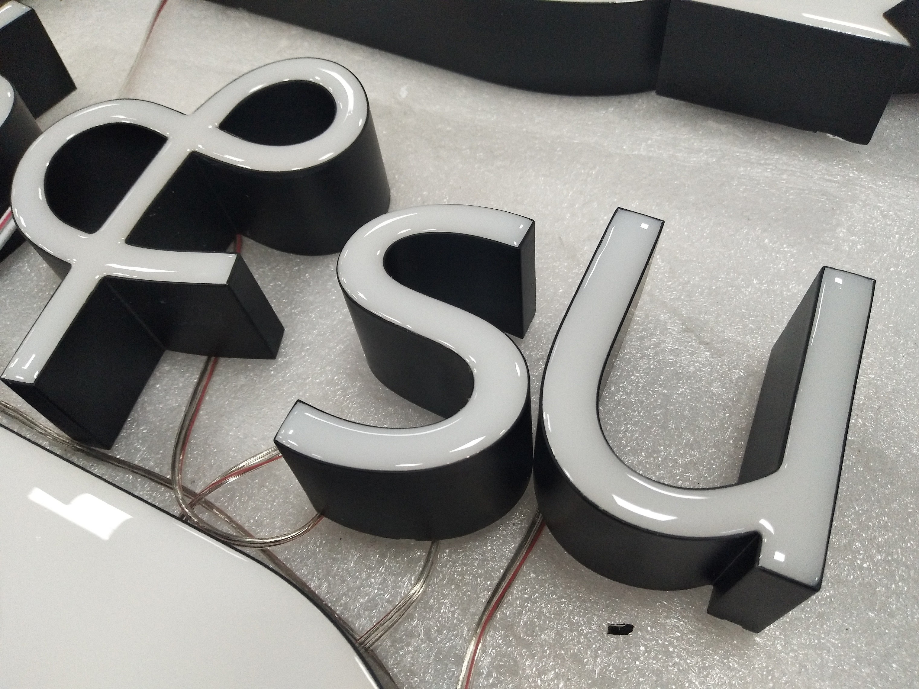Shop Front Lit Channel Letter Sign LED Strips / LED Modules IP65 ISO Approved